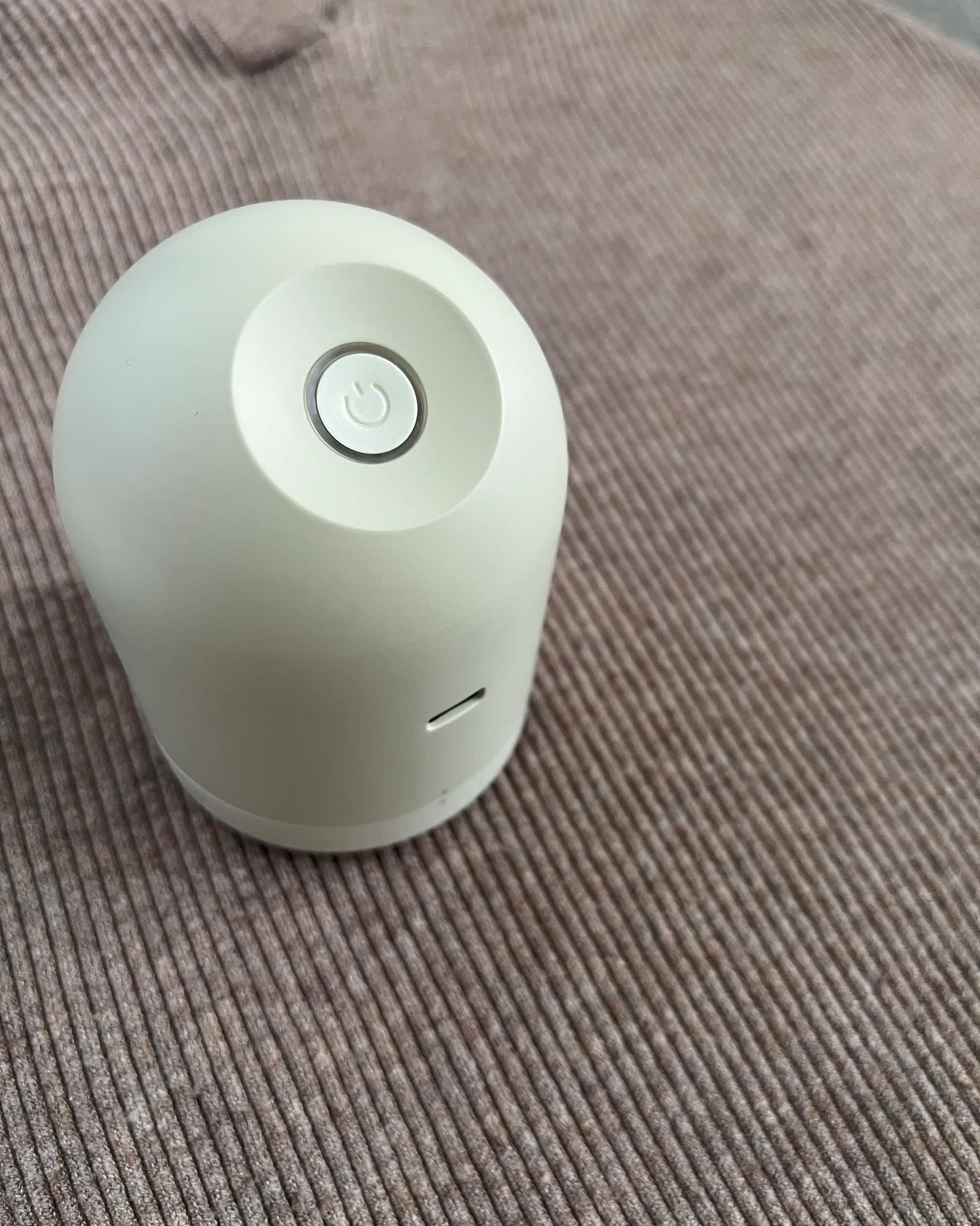 I Tried the Steamery Pilo 2 Fabric Shaver & It Works So Well 