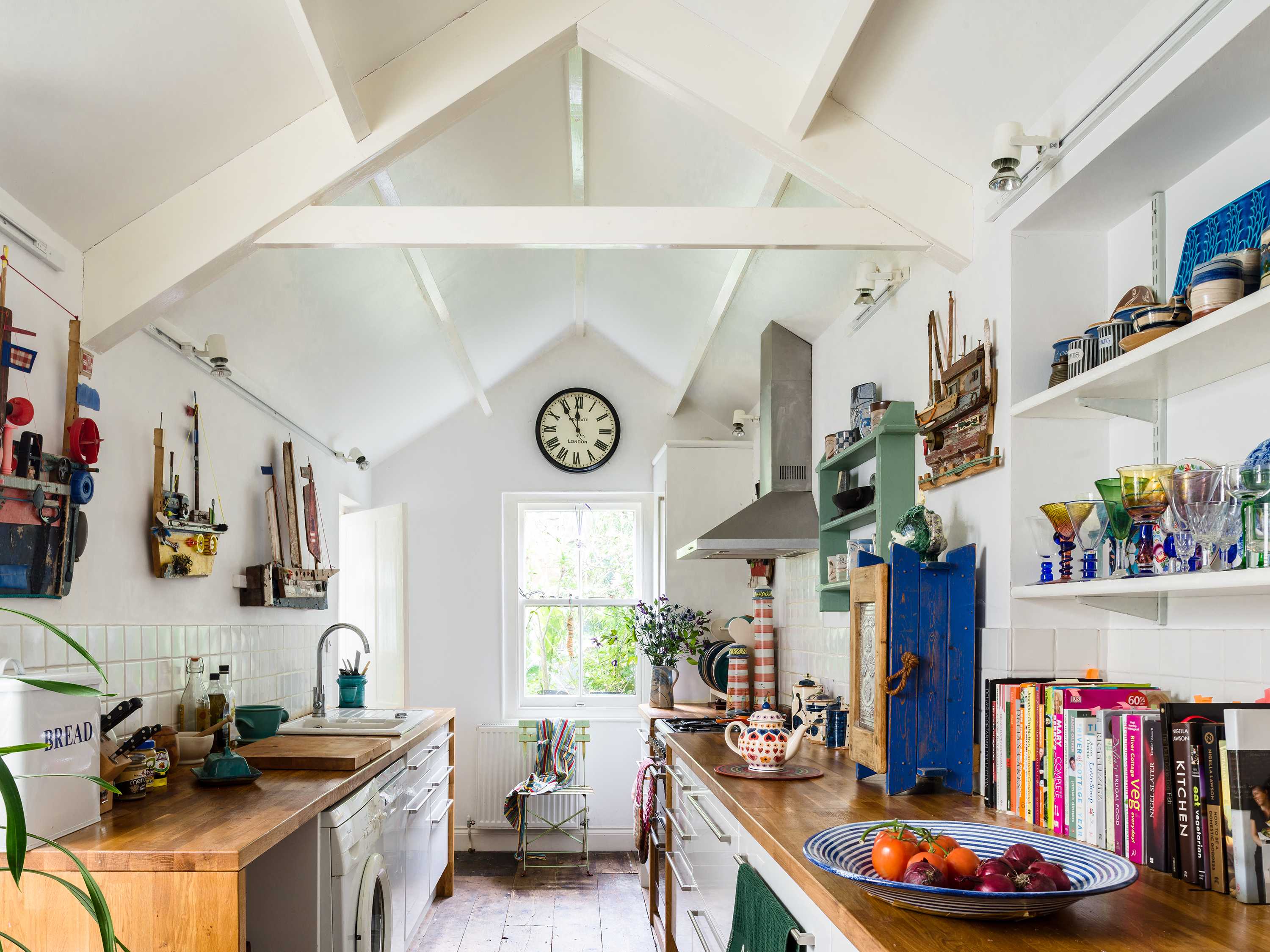 I Love My Galley Kitchen. Here's Why | Apartment Therapy, image size:3000x2250