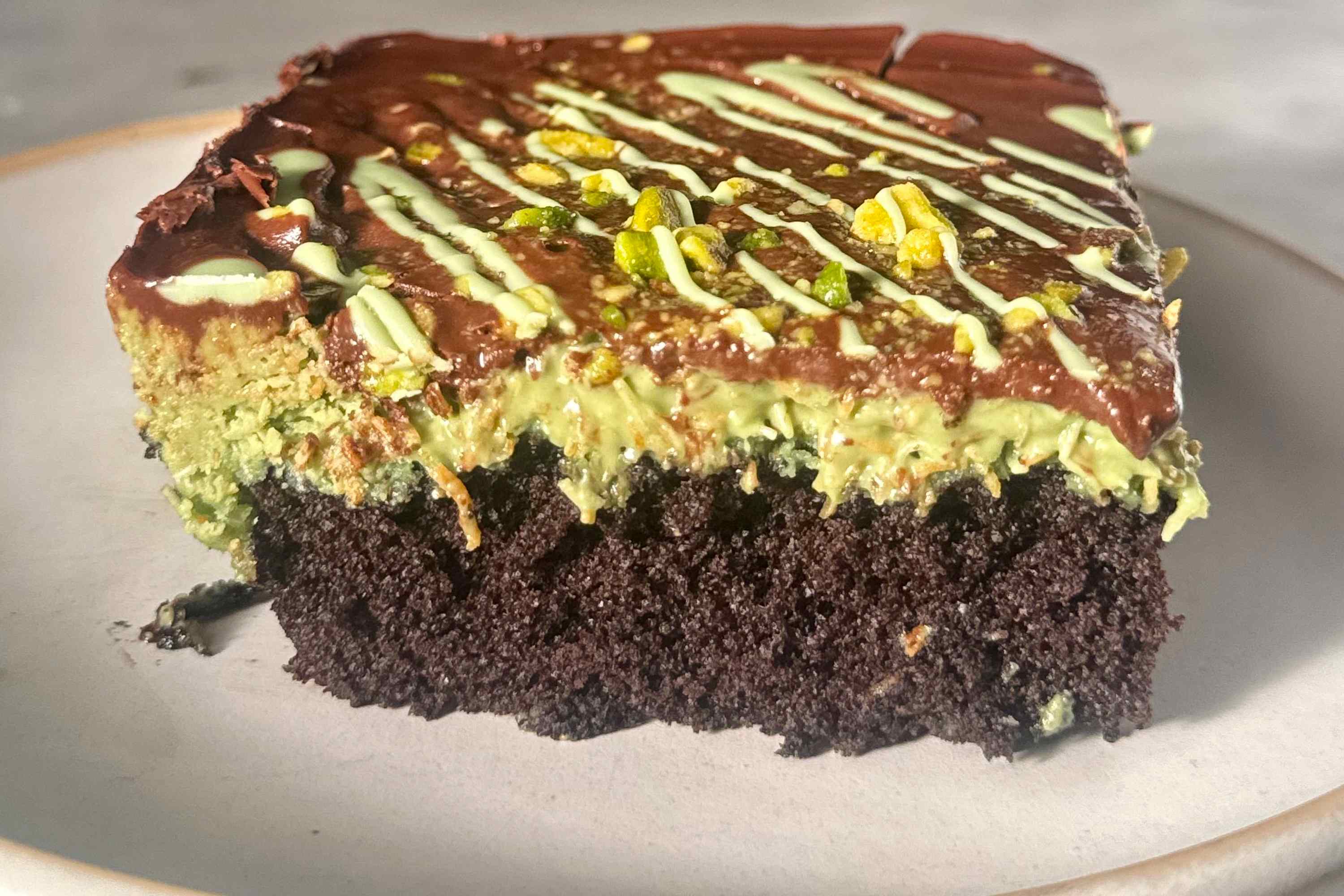 菓子 Dubai Style Chocolate x2 We Tried the New Costco Dubai Chocolate Cake Everyone's