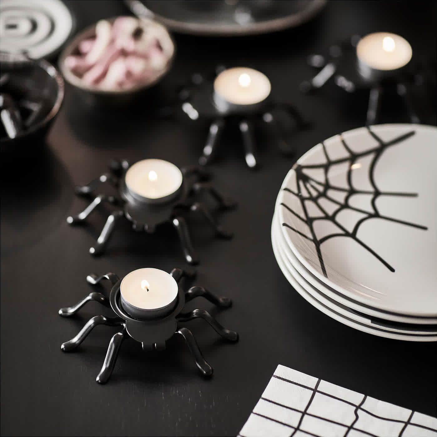 kustfyr-tealight-holder-spider.jpg
