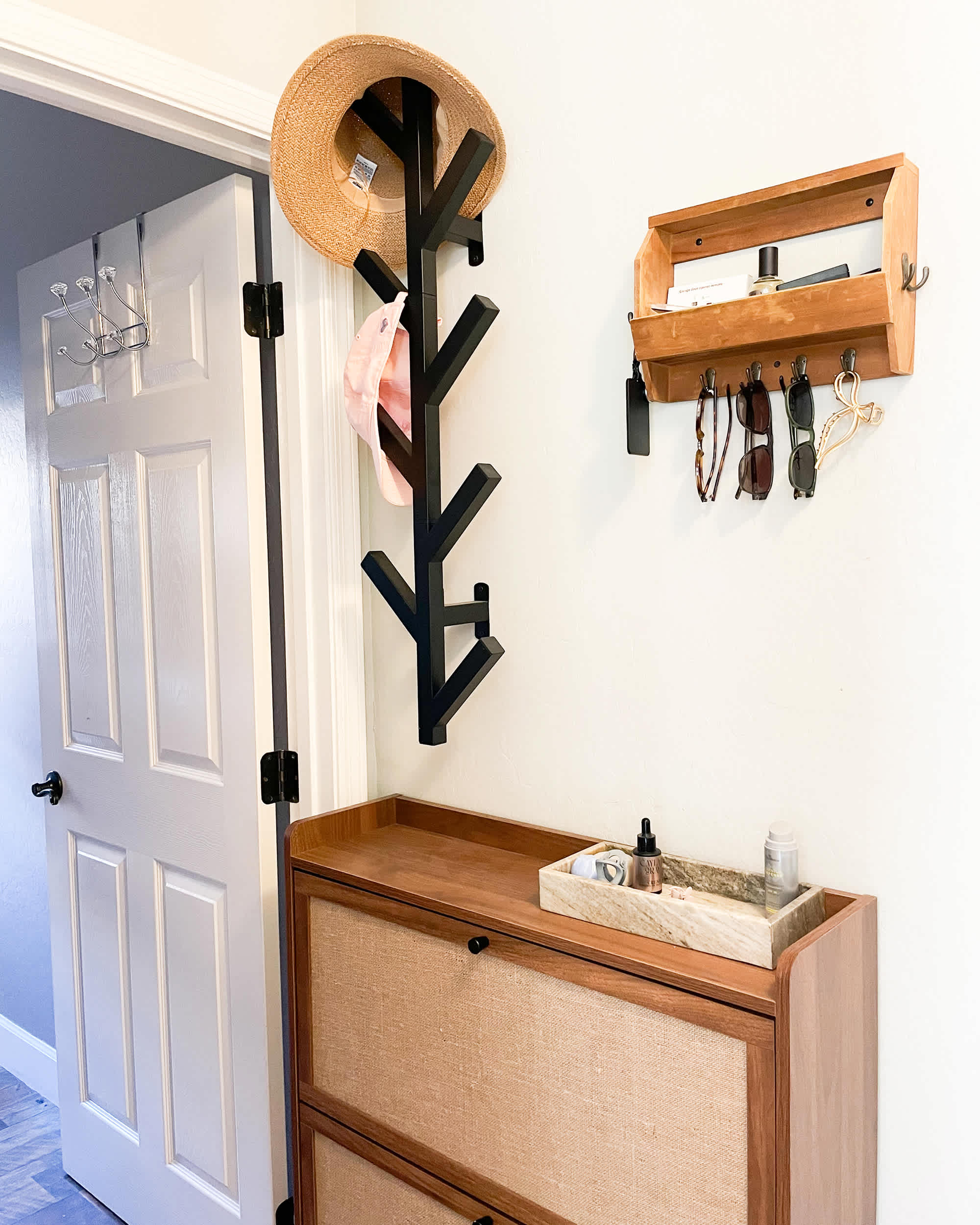 The IKEA TJUSIG Hanger Transformed My Tiny Entryway | Apartment