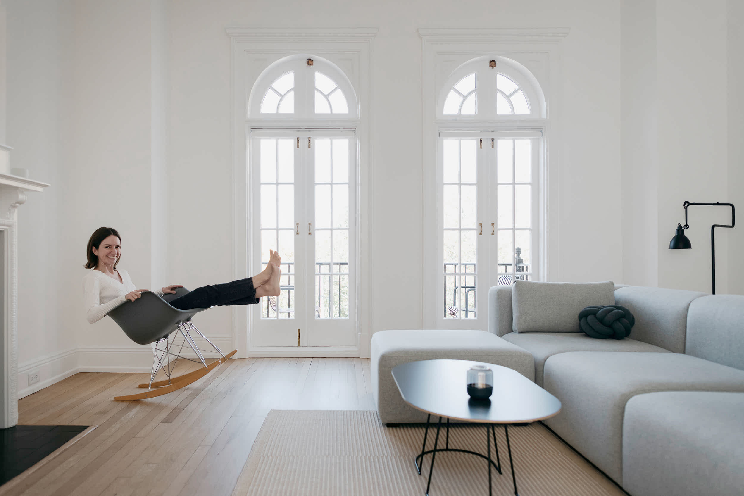 Explore Brilliant Ideas in a Pro Organizer's Minimal Condo | Apartment  Therapy, image size:2500x1667