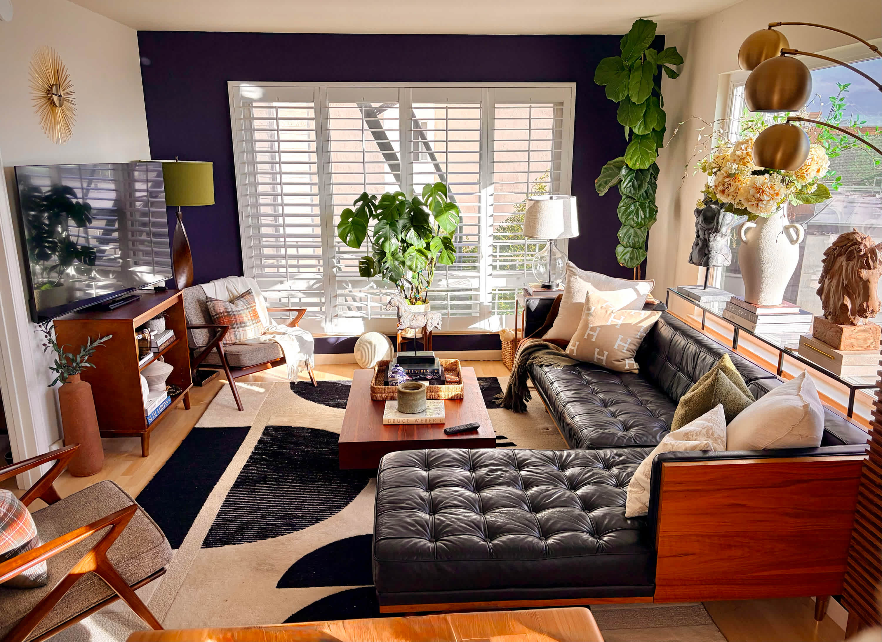 Inside 50+ Living Rooms That Are Super Tiny (Yet Totally Stylish!) | Apartment Therapy Inside 50+ Living Rooms That Are Super Tiny (Yet Totally Stylish!) | Apartment Therapy