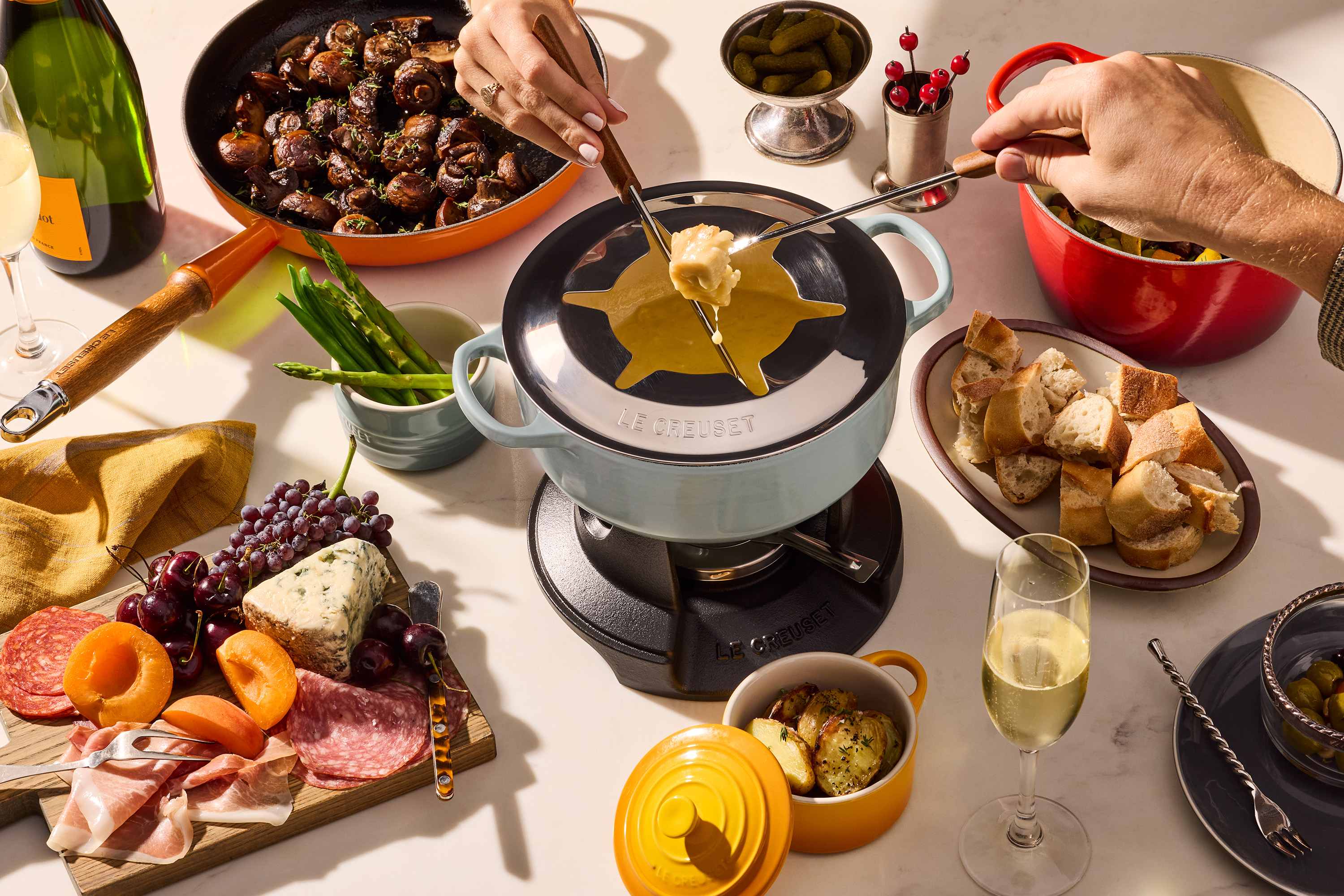 LE CREUSET COMPACTフォンデュセット Le Creuset Just Dropped a Gorgeous New Fondue Set | The Kitchn
